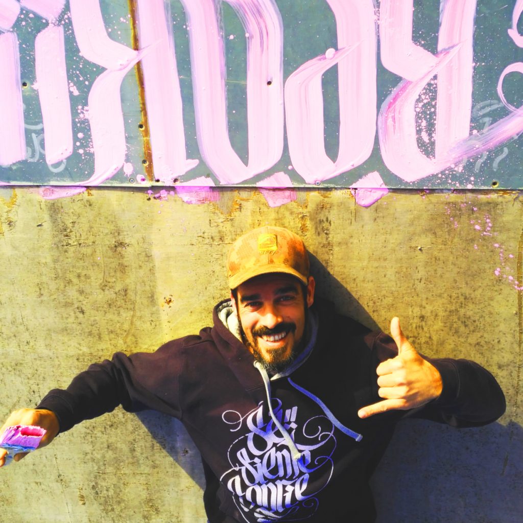 Xavi Roca Xavi Roca: del arte urbano al diseño de moda – Awwa Art